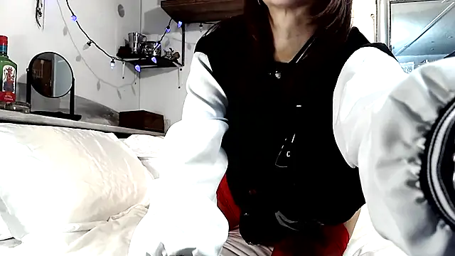 Genevieve143 online show from 30, 4, 2026