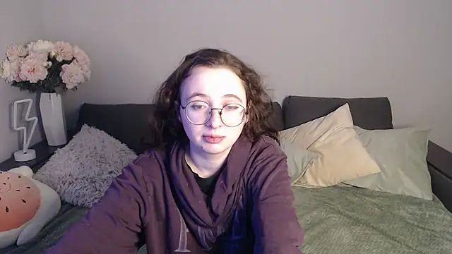 Mini Diva online show from 26, 1, 2025