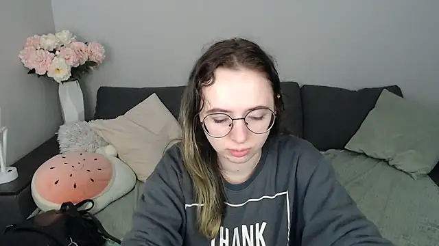 Mini Diva online show from 25, 10, 2025