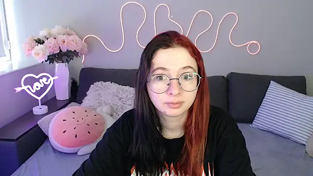 Mini Diva online show from 14, 11, 2025