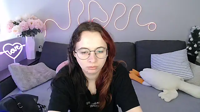 Mini Diva online show from 14, 3, 2026