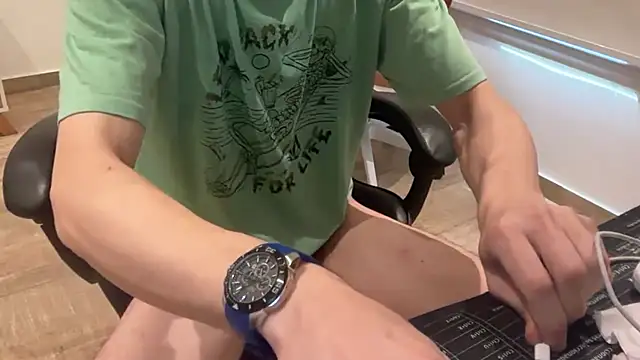 nicolaaaaas online show from 3, 10, 2025