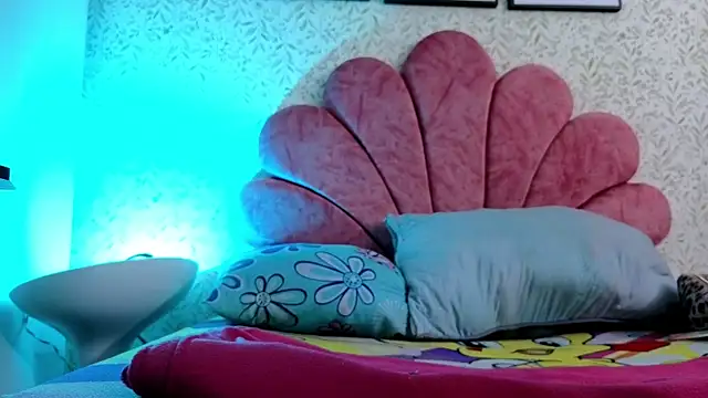 luly pink online show from 24, 7, 2026