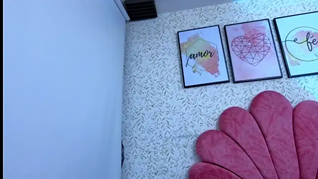 luly pink online show from 5, 8, 2026