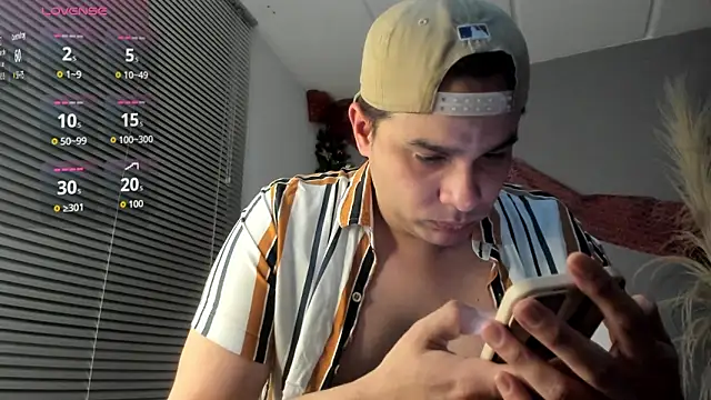 Latin boy surprisee online show from 15, 1, 2026