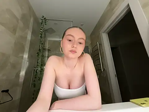 Snapshot of winter__sun chatting on 8, 3, 2026 winter sun online show from 8, 3, 2026