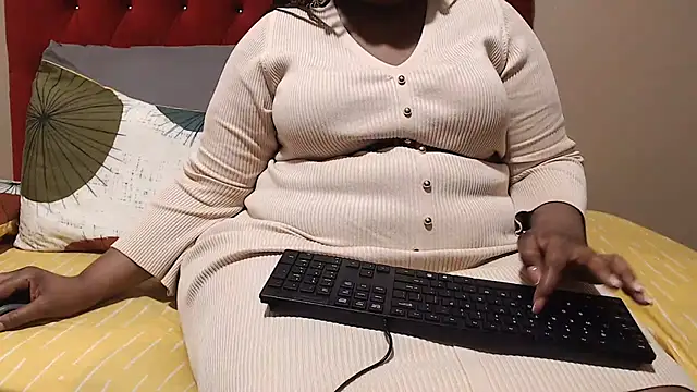 Snapshot of MIGHTYASSS chatting on 6, 7, 2026 MIGHTYASSS online show from 6, 7, 2026