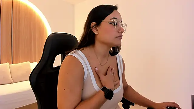 zoe danae  online show from 30, 9, 2025