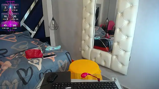 Snapshot of maissa-luvv chatting on 13, 12, 2024 maissa-luvv online show from 13, 12, 2024