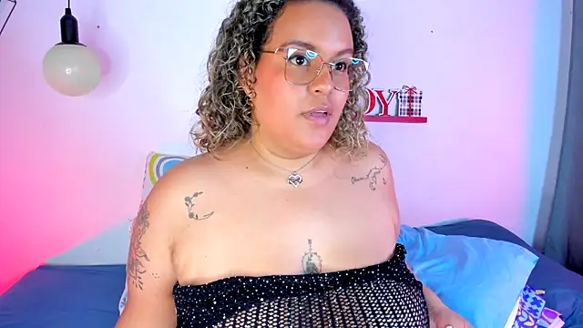 Snapshot of monicabbw_ chatting on 21, 2, 2025 monicabbw online show from 21, 2, 2025