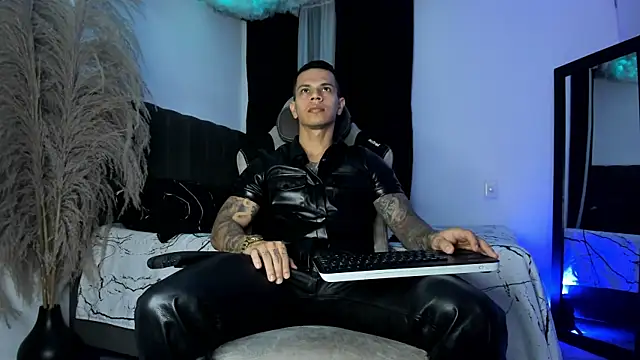 Aron Dark online show from 18, 7, 2026