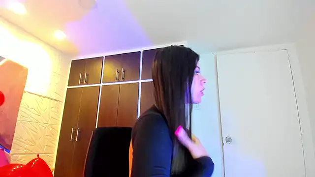 Charlotte Ice1 online show from 18, 2, 2025