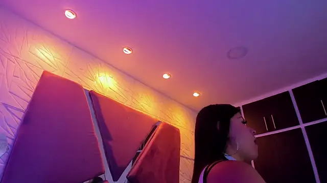 Charlotte Ice1 online show from 18, 3, 2025