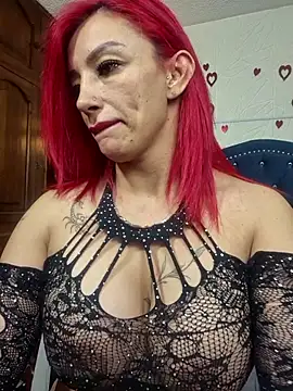 RedQueenMilf online show from 28, 7, 2026