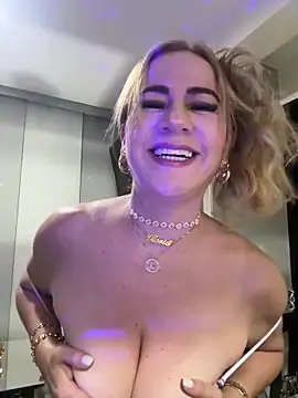 LARIANA RIVERA23 online show from 4, 3, 2025