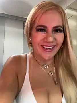 LARIANA RIVERA23 online show from 30, 6, 2026