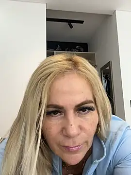 LARIANA RIVERA23 online show from 7, 7, 2026