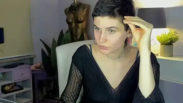 Snapshot of sarah_perfect chatting on 28, 10, 2025 sarah perfect online show from 28, 10, 2025