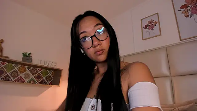 Aily Yozuko online show from 12, 2, 2025