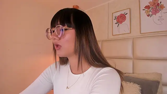 Aily Yozuko online show from 25, 3, 2026