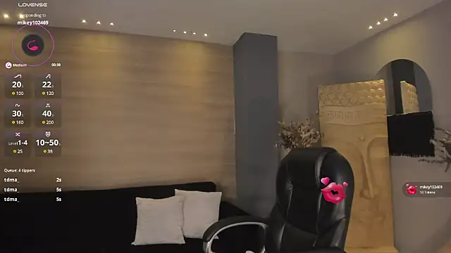 CarolineGraceX online show from 27, 1, 2025