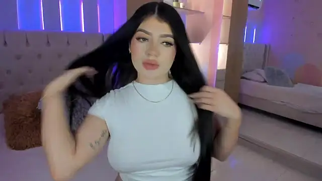 Snapshot of Mariana_Baez chatting on 1, 10, 2025 Mariana Baez online show from 1, 10, 2025