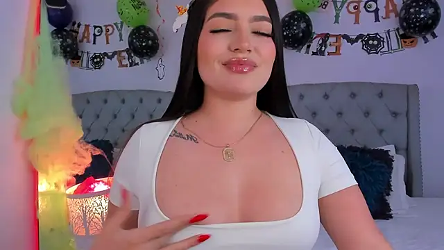 Snapshot of Mariana_Baez chatting on 31, 10, 2025 Mariana Baez online show from 31, 10, 2025