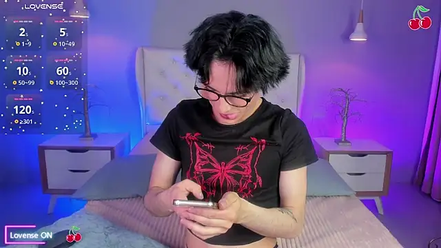 Snapshot of cherryy_boy chatting on 12, 9, 2025 cherryy boy online show from 12, 9, 2025