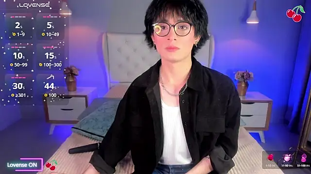 Snapshot of cherryy_boy chatting on 12, 10, 2025 cherryy boy online show from 12, 10, 2025