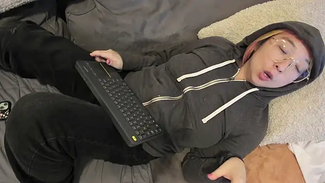 Snapshot of luxgray chatting on 10, 12, 2024 luxgray online show from 10, 12, 2024