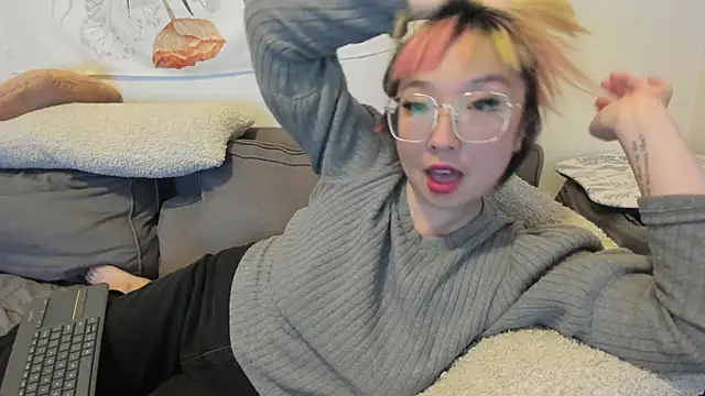 Snapshot of luxgray chatting on 15, 12, 2024 luxgray online show from 15, 12, 2024