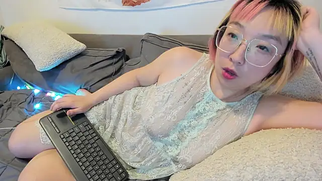 Snapshot of luxgray chatting on 25, 12, 2024 luxgray online show from 25, 12, 2024