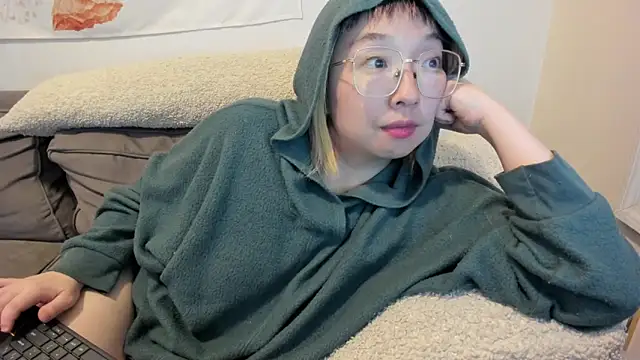 Snapshot of luxgray chatting on 5, 3, 2025 luxgray online show from 5, 3, 2025