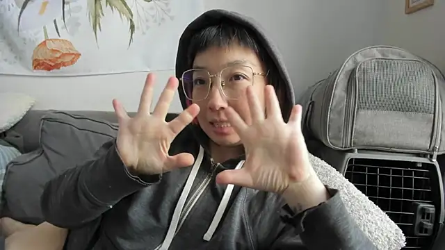 Snapshot of luxgray chatting on 21, 12, 2025 luxgray online show from 21, 12, 2025