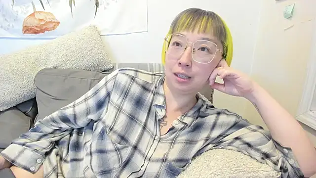 Snapshot of luxgray chatting on 23, 2, 2026 luxgray online show from 23, 2, 2026