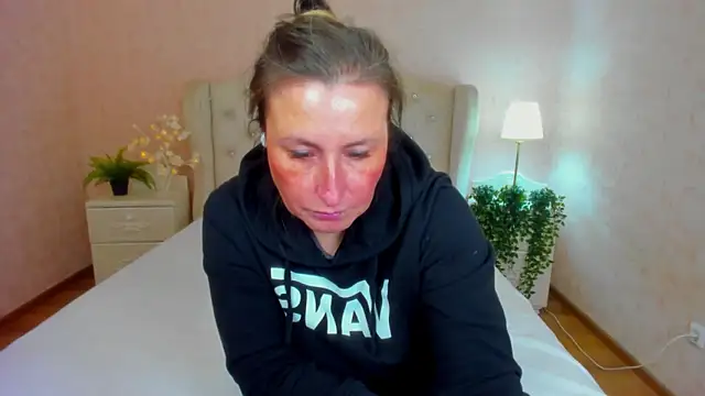 HotLiss online show from 7, 3, 2025