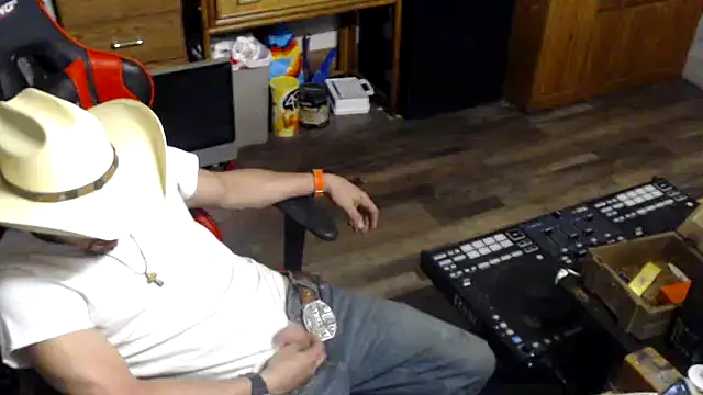 tongueispowerr6d9 online show from 22, 4, 2026