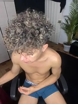 Snapshot of DavidfullOFlove chatting on 7, 10, 2025 DavidfullOFlove online show from 7, 10, 2025