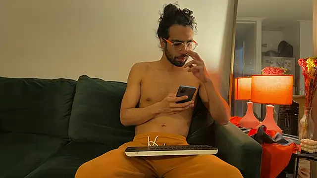 Redfloweer1 online show from 7, 10, 2025