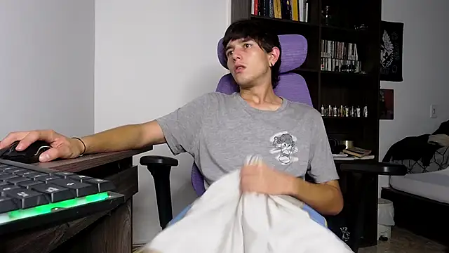 Snapshot of alex_connorr chatting on 7, 11, 2025 alex connorr online show from 7, 11, 2025