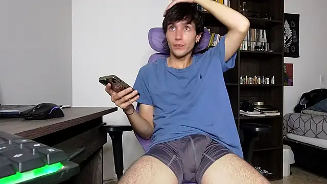 Snapshot of alex_connorr chatting on 13, 11, 2025 alex connorr online show from 13, 11, 2025