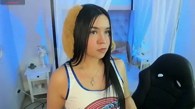 Hanna  Becker  online show from 15, 12, 2025