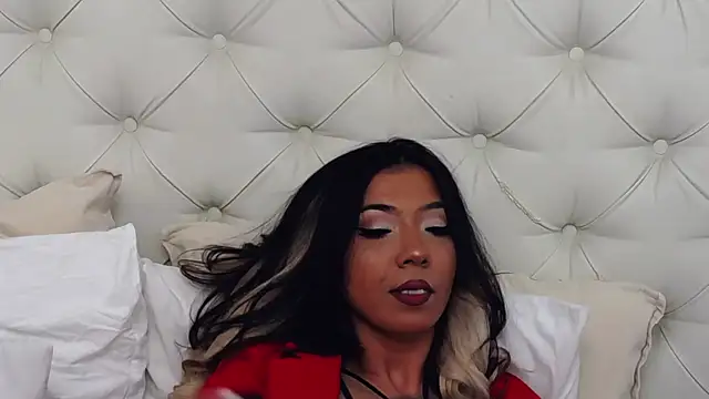 Snapshot of KiaraDevlynn chatting on 11, 12, 2024 KiaraDevlynn online show from 11, 12, 2024