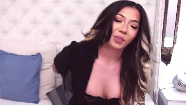 Snapshot of KiaraDevlynn chatting on 9, 1, 2025 KiaraDevlynn online show from 9, 1, 2025