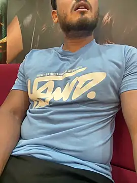 Snapshot of wildboy_simon chatting on 7, 4, 2026 wildboy simon online show from 7, 4, 2026