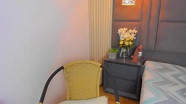 ElaEndez  online show from 6, 2, 2025