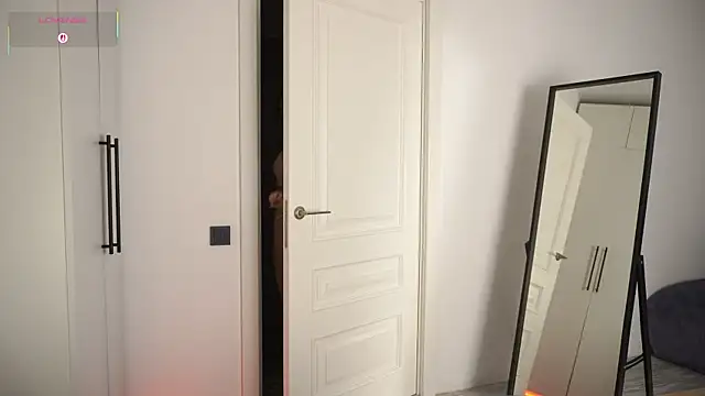 GlamourNova online show from 4, 10, 2025