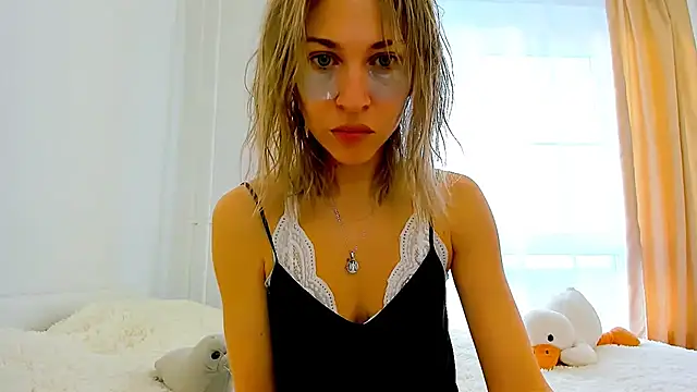 Mona Cruz online show from 19, 2, 2025