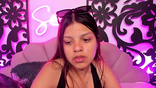 Snapshot of your_little_naughty1 chatting on 11, 1, 2025 your little naughty1 online show from 11, 1, 2025