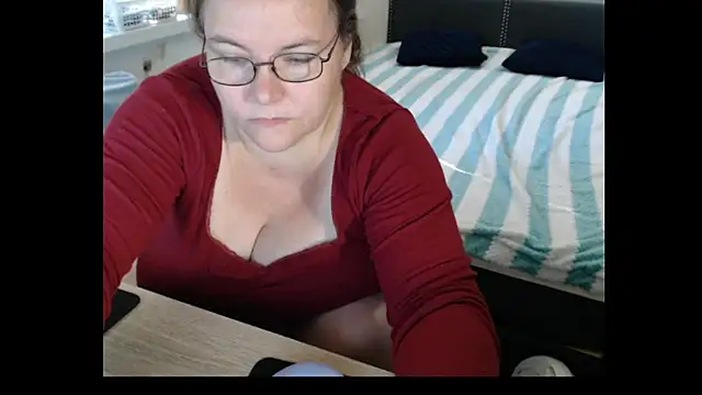 Snapshot of Sweetboobs chatting on 28, 6, 2026 Sweetboobs online show from 28, 6, 2026